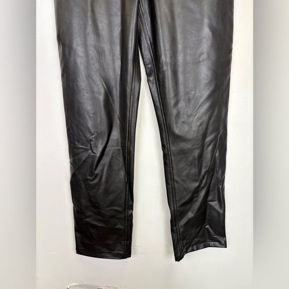 Abercrombie & Fitch 90’s Straight Ultra High Rise Faux Leather Pants/ Size 29 - Picture 5 of 8
